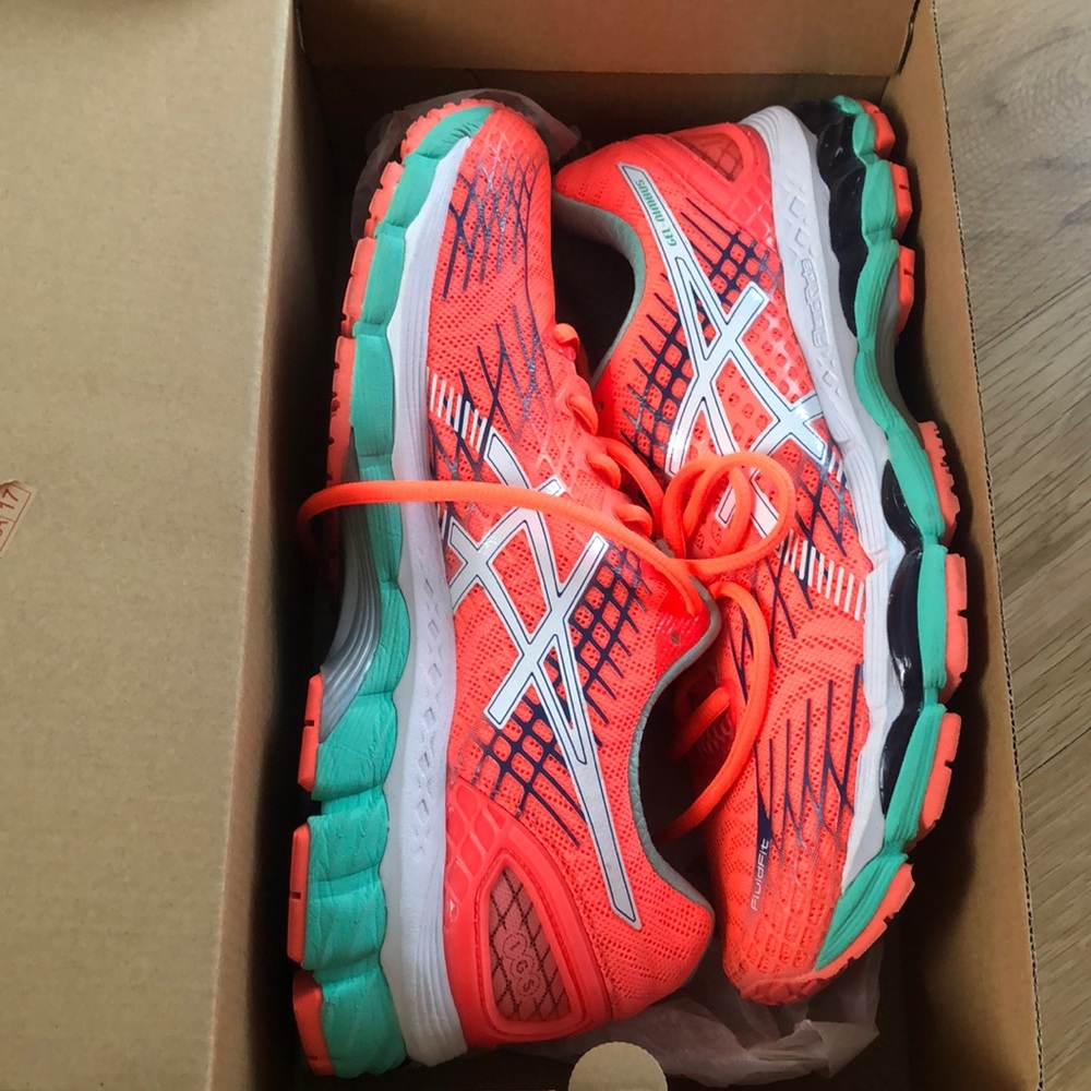 Womens size 10 ASICS new
